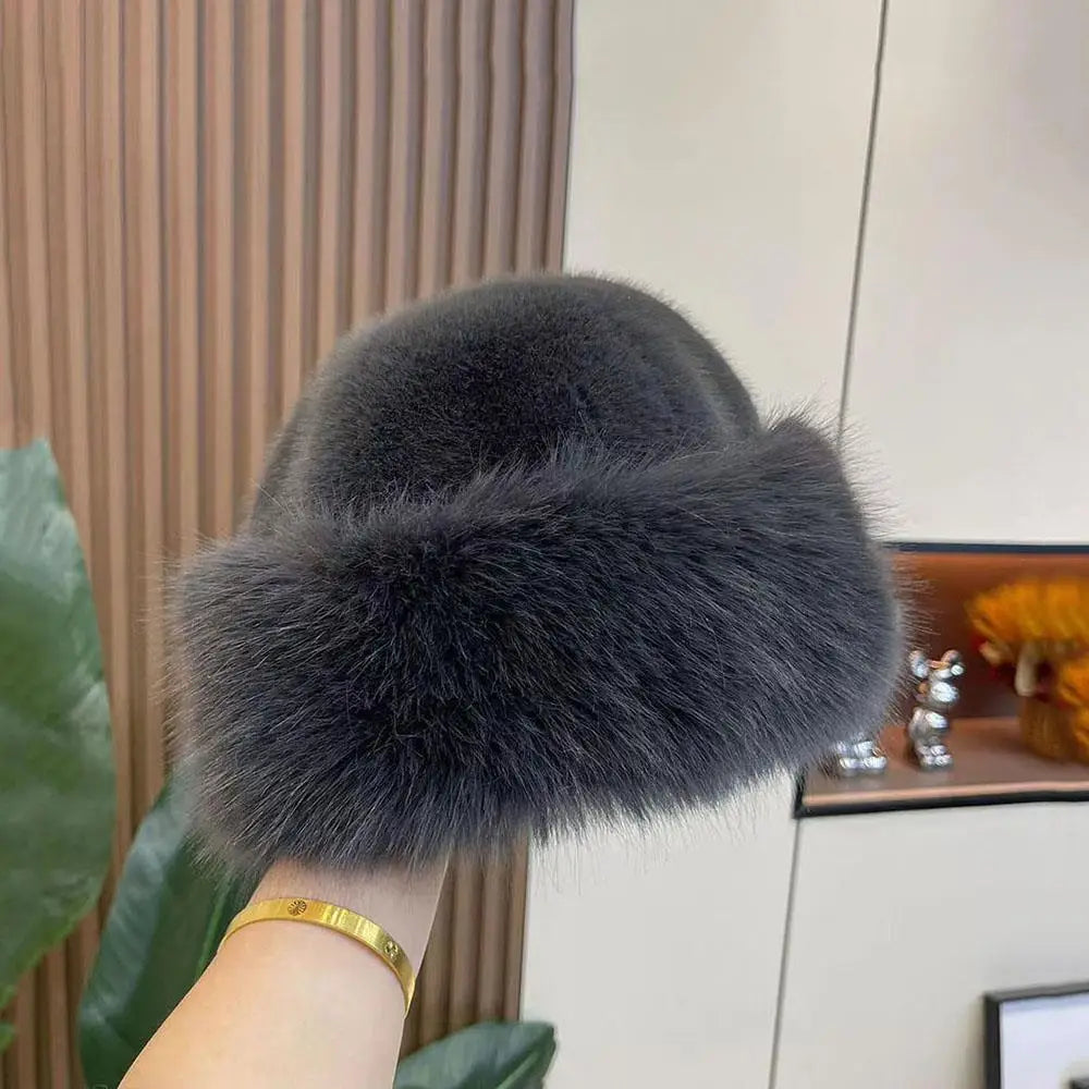 CHAPEAU FOURRURE AÉRA™ — Bonnet femme chaud & confortable - NØRDIKA